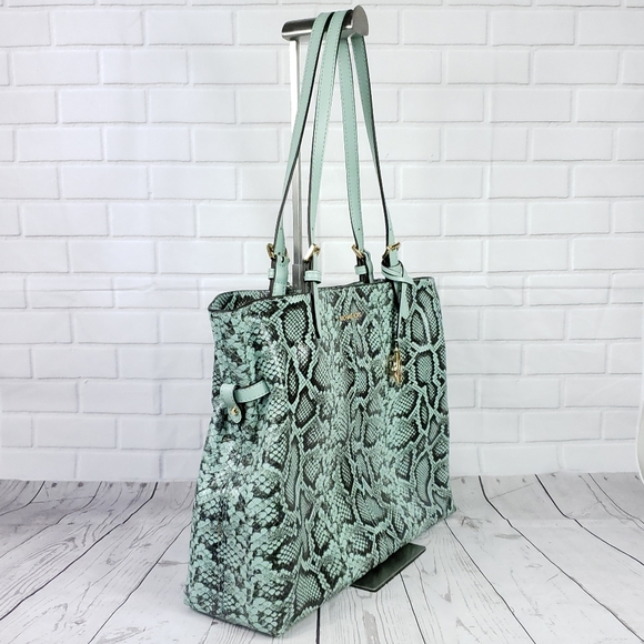 ⚠️LAST 1⚠️ Michael Kors Lenox Embossed LG 3 Piece - Picture 2 of 13